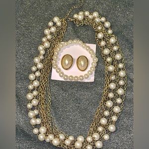 Pearls Faux GoldTone Chains Set Necklace Bracelet Earrings Vintage Fashion Cream